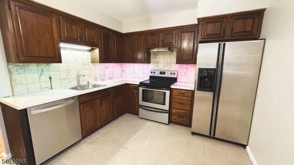 12 Sipp Ave, Clifton City