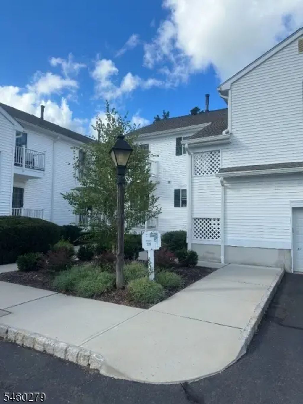 46 Smith Field Ct Ondo, Bernards Twp.