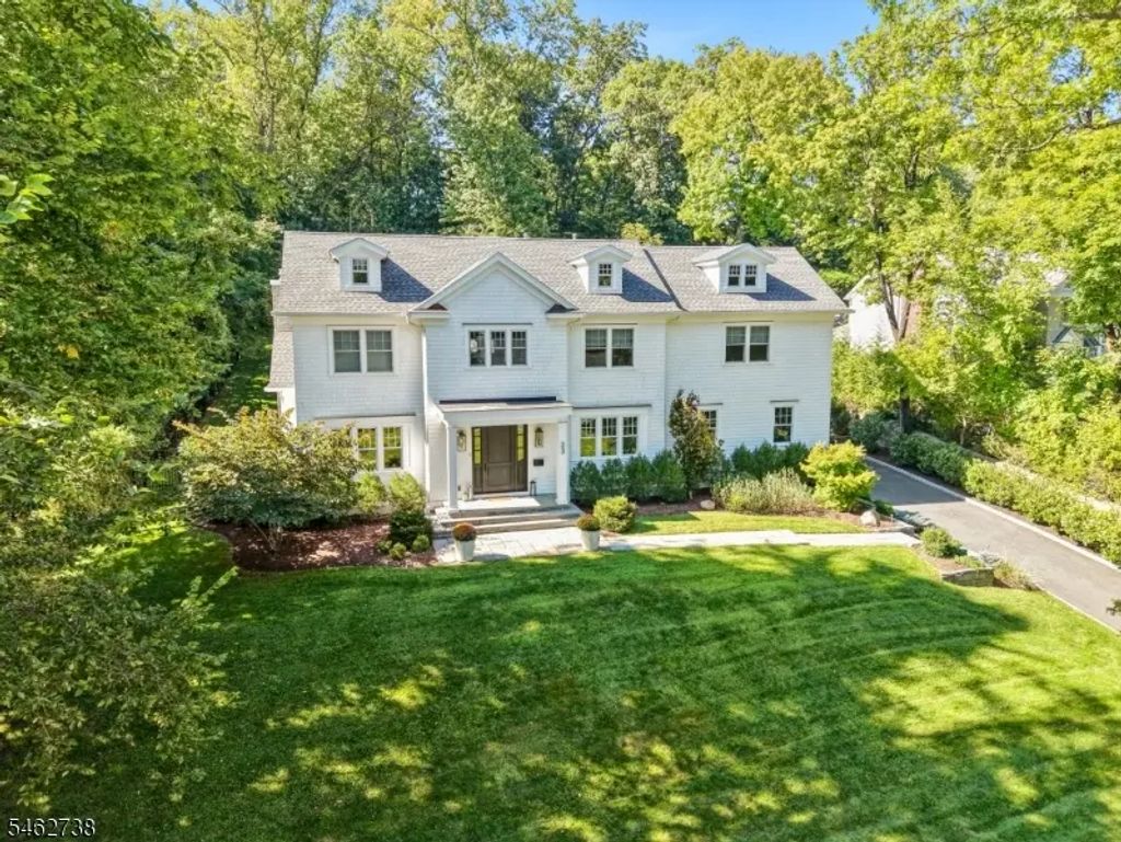 23 Woodfield Drive, Millburn Twp.