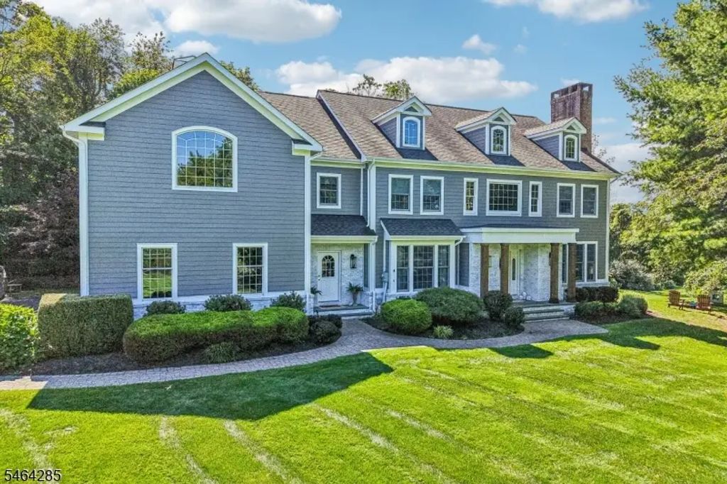 5 Chesterfield Dr, Chester Twp.