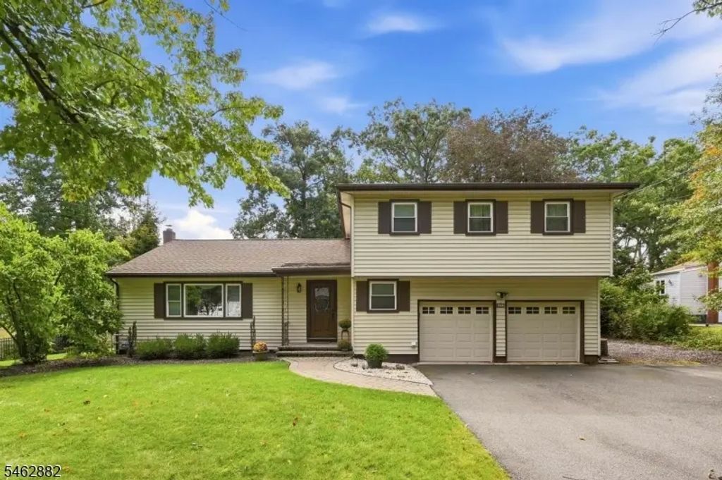 33 Celtic Way, Parsippany-Troy Hills Twp.