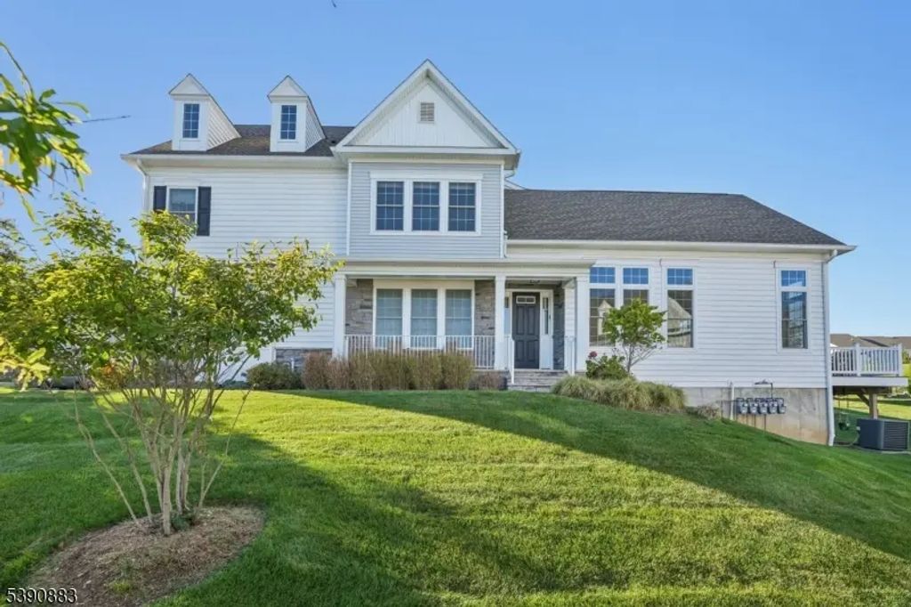 30 Juniper Ct, Cedar Grove Twp.