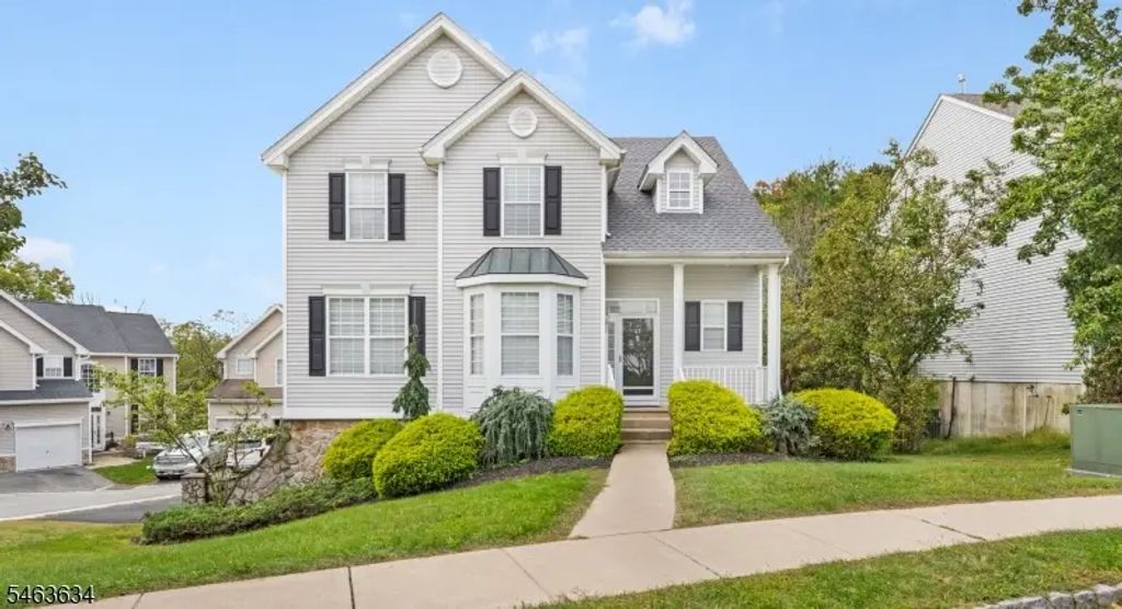 47 Winding Hill Dr, Mount Olive Twp.