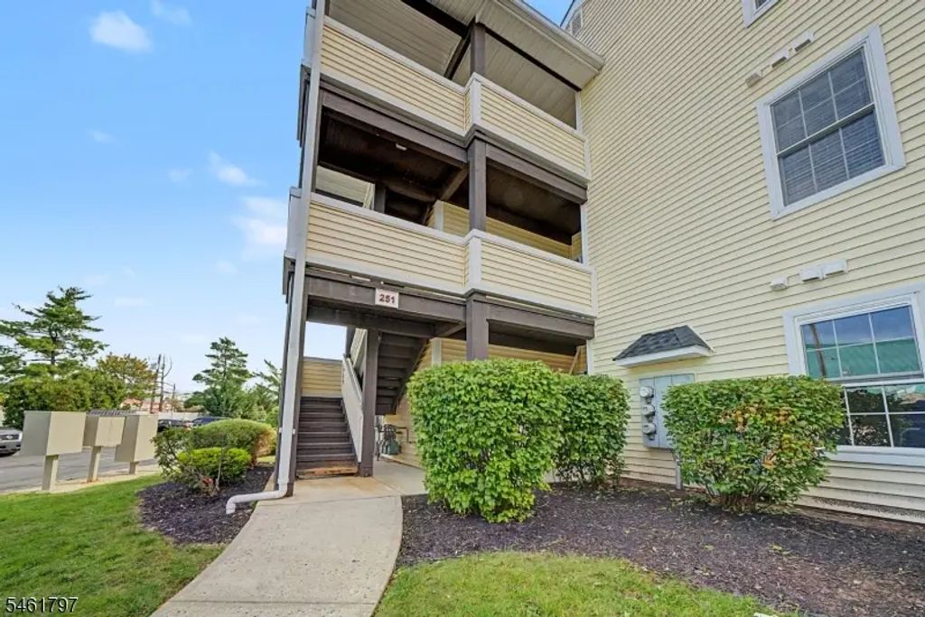 251 Broadmoor-3, Union Twp.
