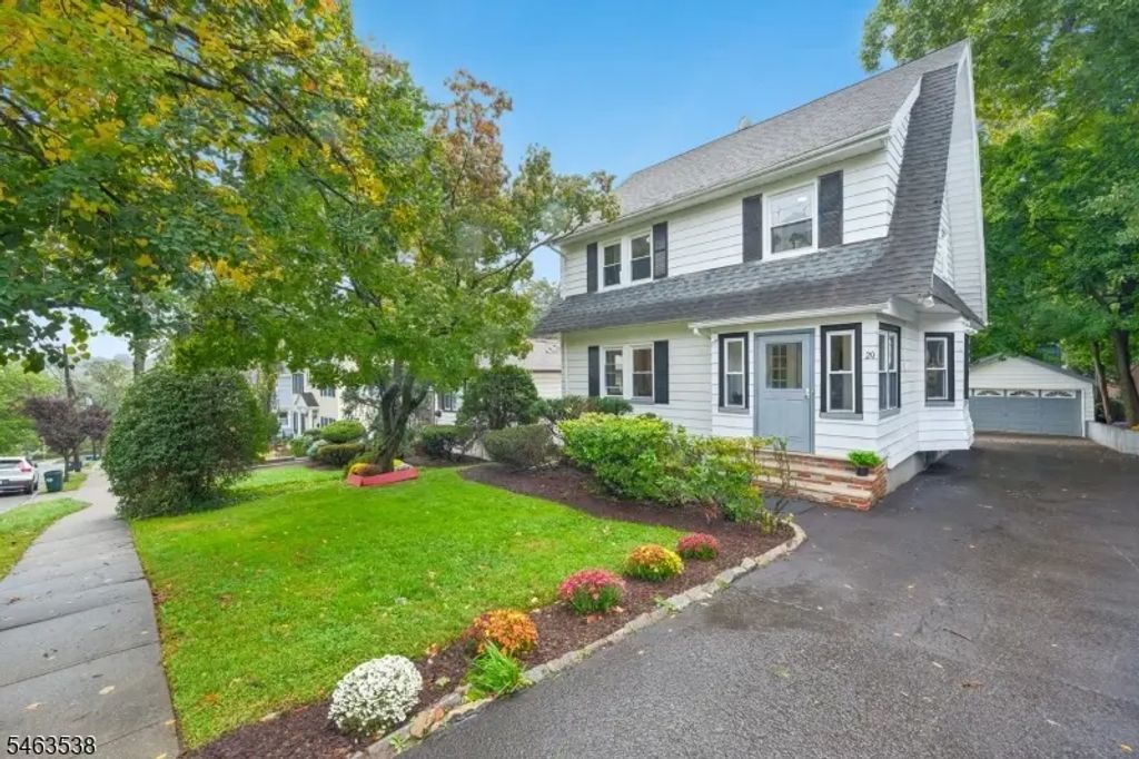 20 Ridgeview Ave, West Orange Twp.