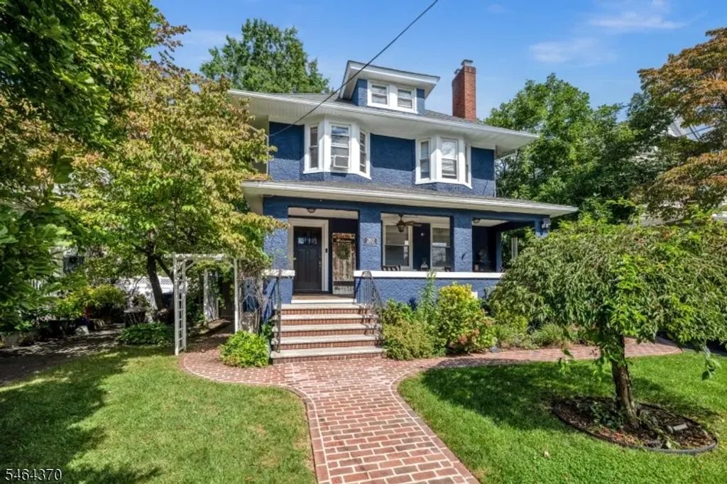 262 Clinton Pl, Hackensack City