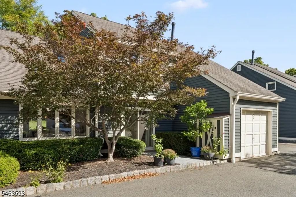 52 Village Drive, Bernards Twp.