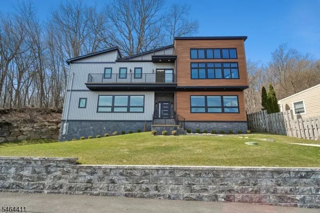 301 Kingsland Rd, Roxbury Twp.