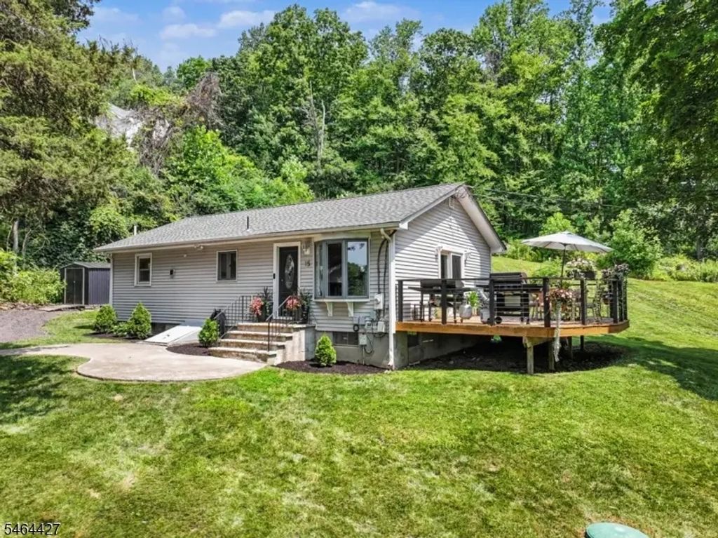 15 Phlox Ter, Vernon Twp.