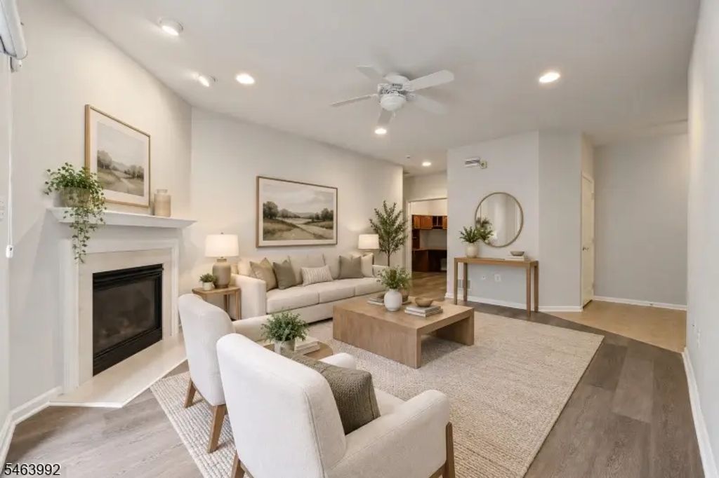 301 Regal Blvd, Livingston Twp.