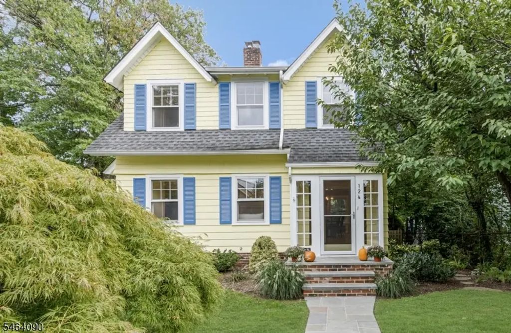 124 College Pl, South Orange Village Twp.
