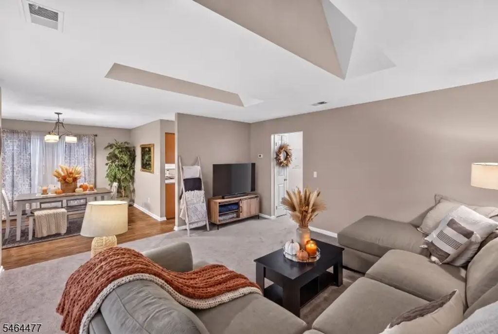 34 Mallard Court, Readington Twp.