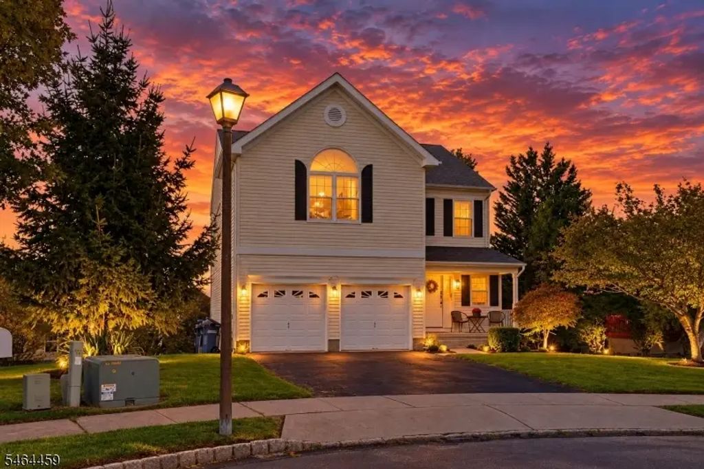 607 Patricia Circle, Greenwich Twp.
