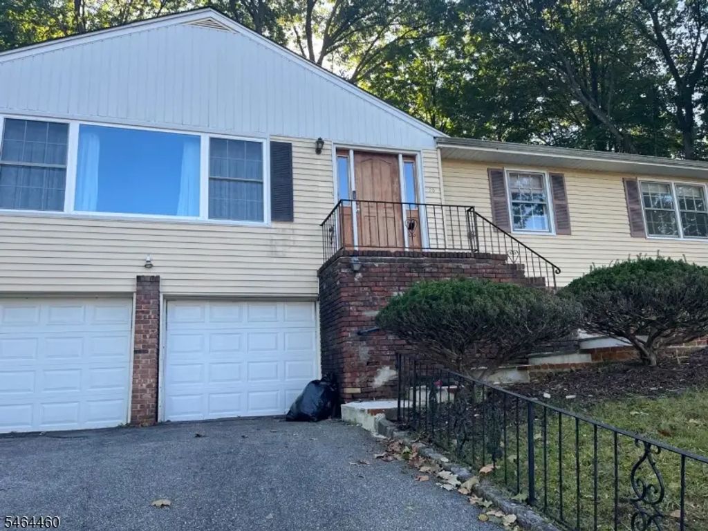 20 Mitchell Ave, West Caldwell Twp.