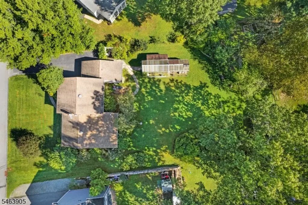 4 Pierson Ln, Florham Park Boro