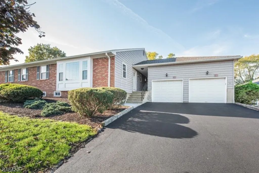 114 Brandywyne Dr, Florham Park Boro
