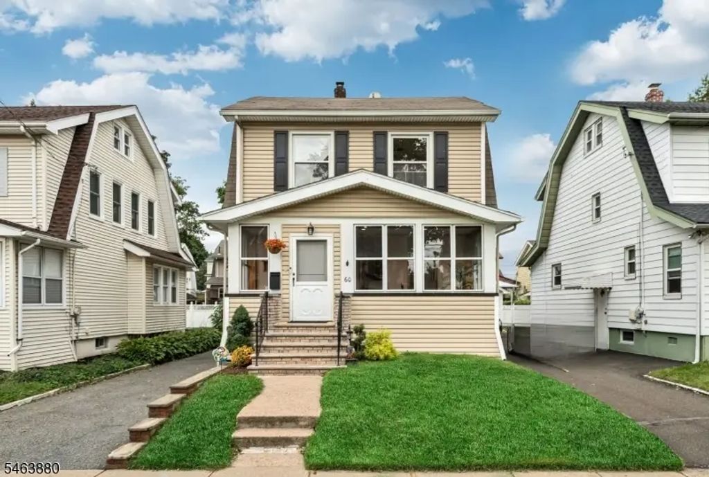 60 Mohr Ave, Bloomfield Twp.