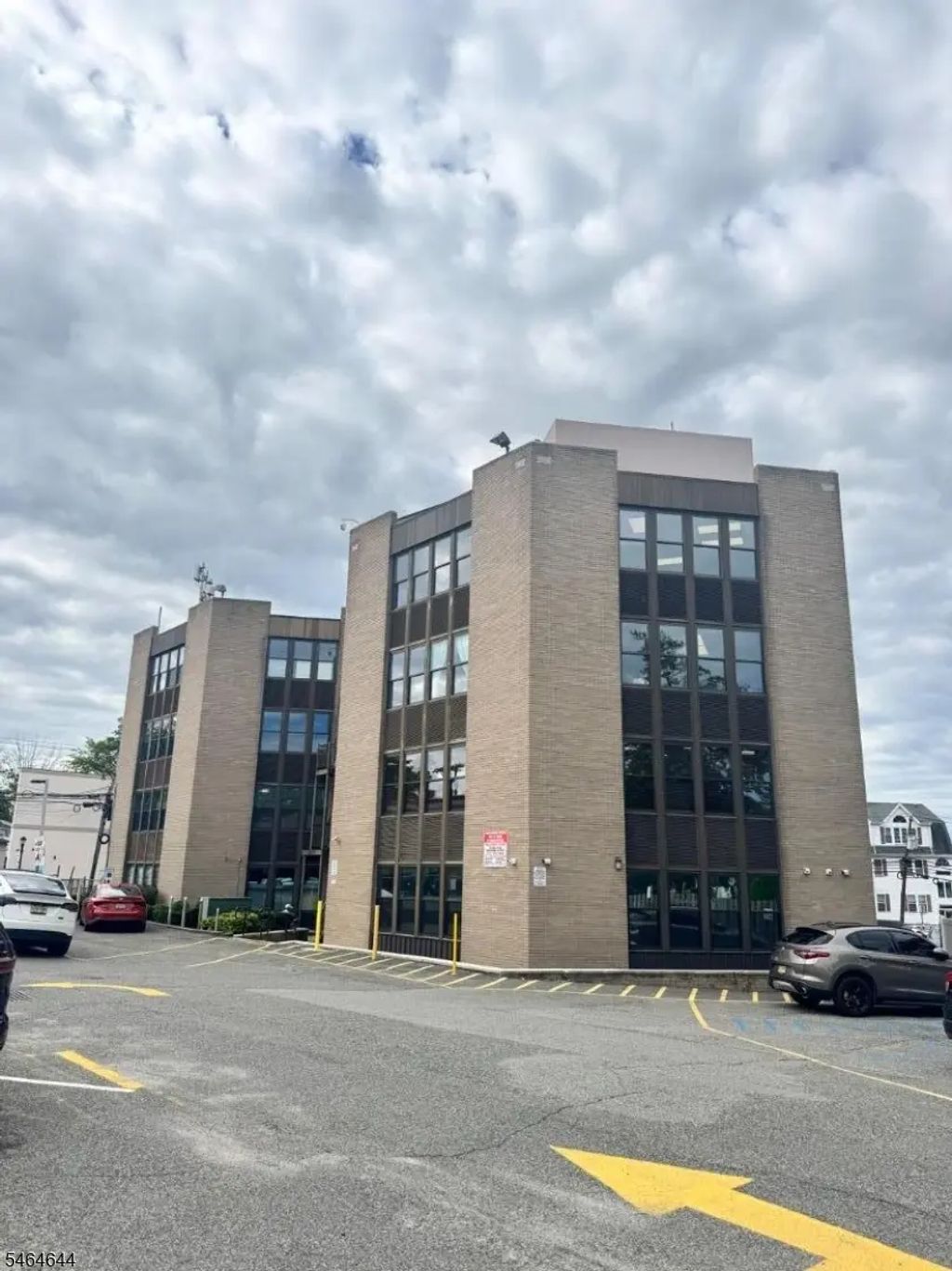 2040 Millburn Ave, Maplewood Twp.