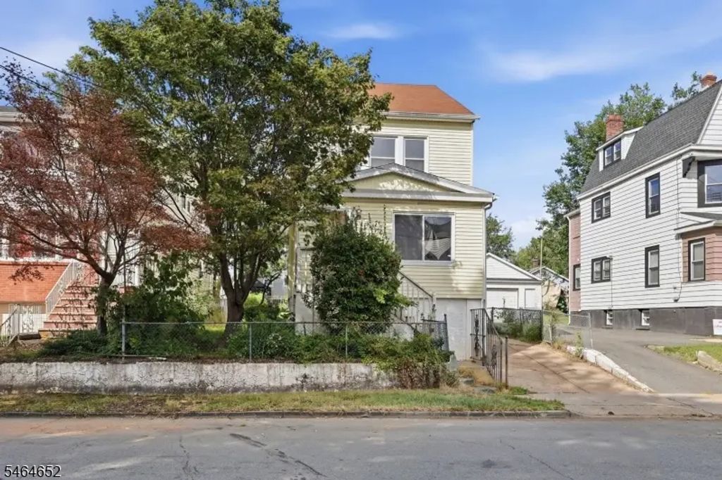 82 Berkshire Pl, Irvington Twp.