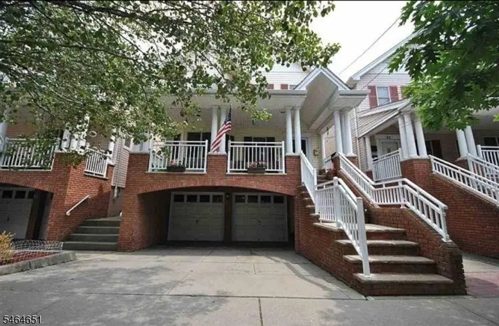 33 W 17th St, Bayonne City