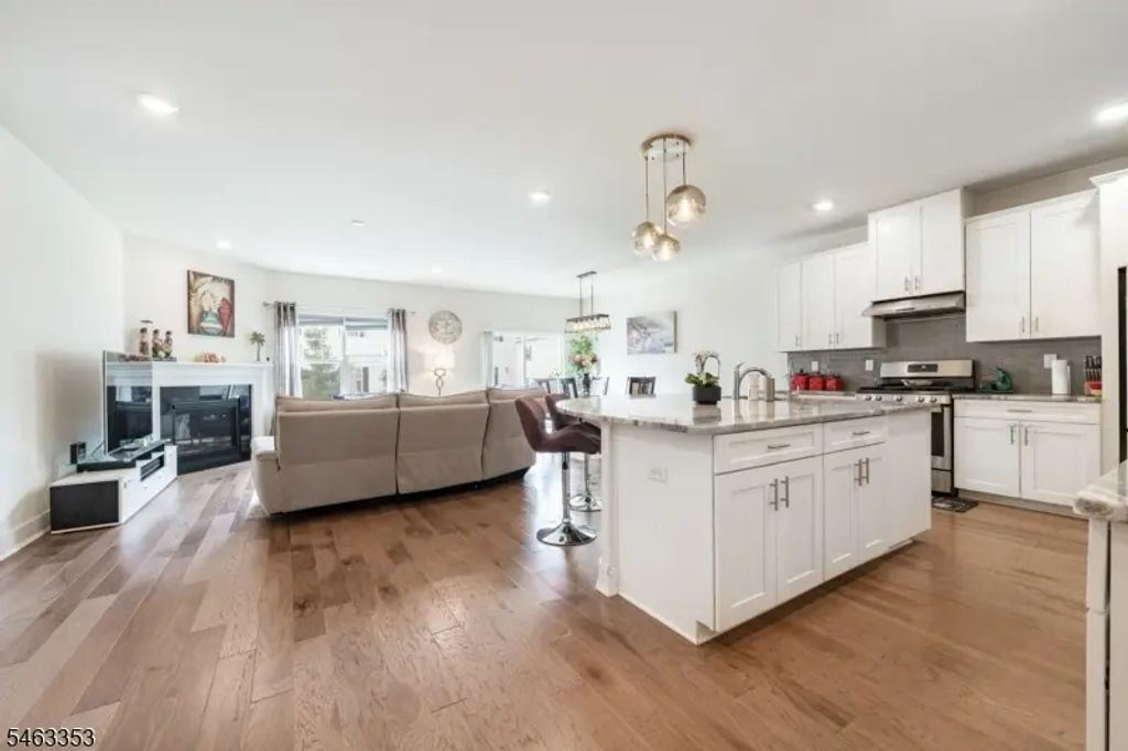 15 Gerhard Pl, Morris Twp.