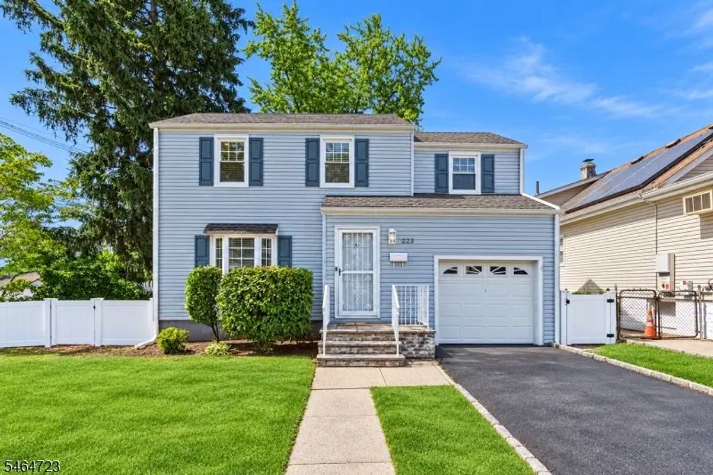 223 Baldwin St, Bloomfield Twp.