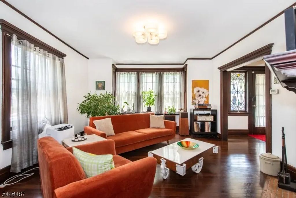 786 Lake, Newark City