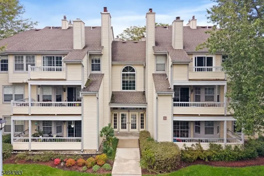 104 Heritage Blvd, West Windsor Twp.