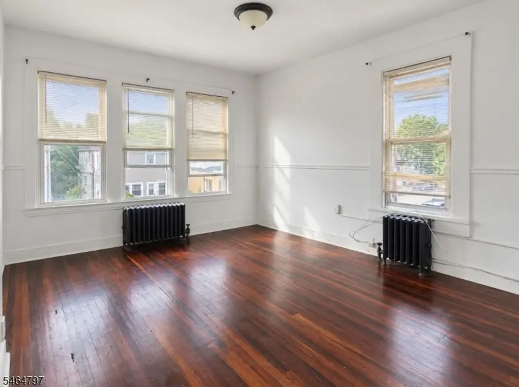 374 Myrtle Ave, Irvington Twp.