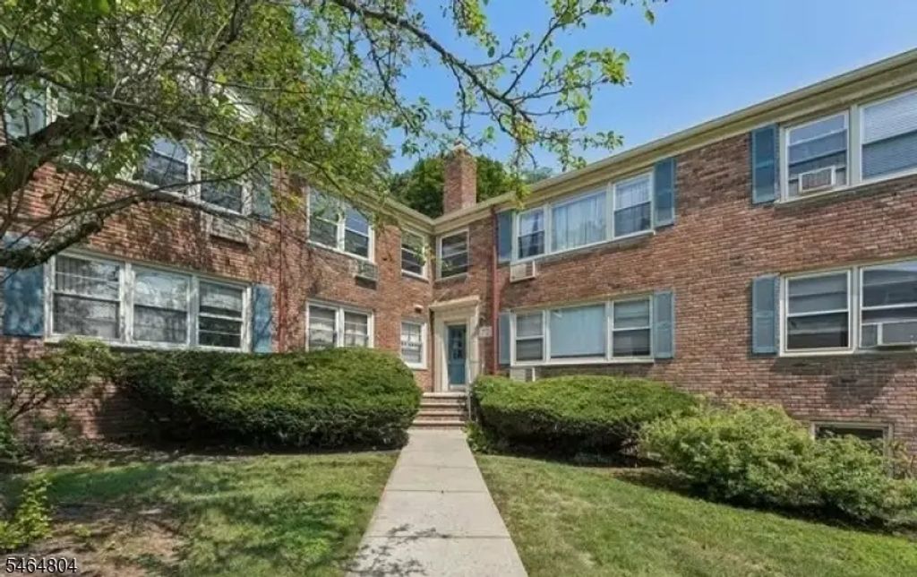 24 Hutton Ave, West Orange Twp.