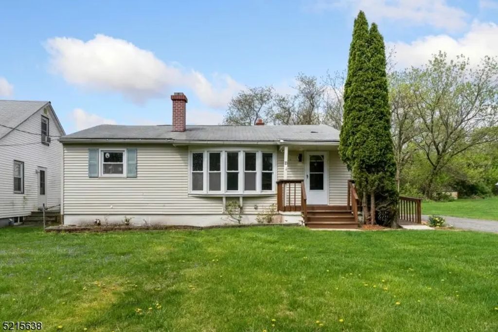 23 Clinton Ave, Mansfield Twp.