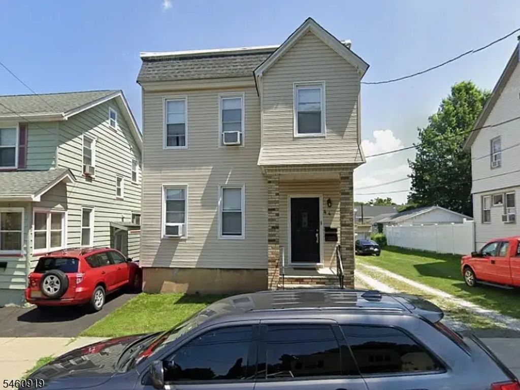 44 Dawson St, Belleville Twp.