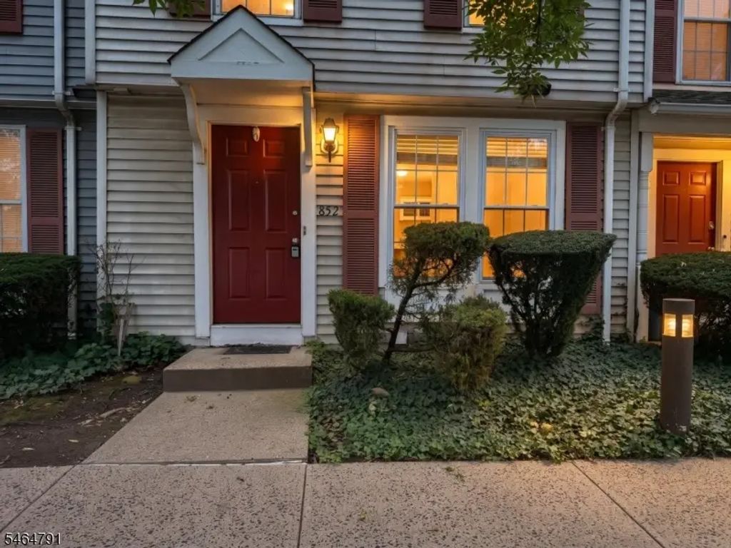 852 Valley St, Union Twp.