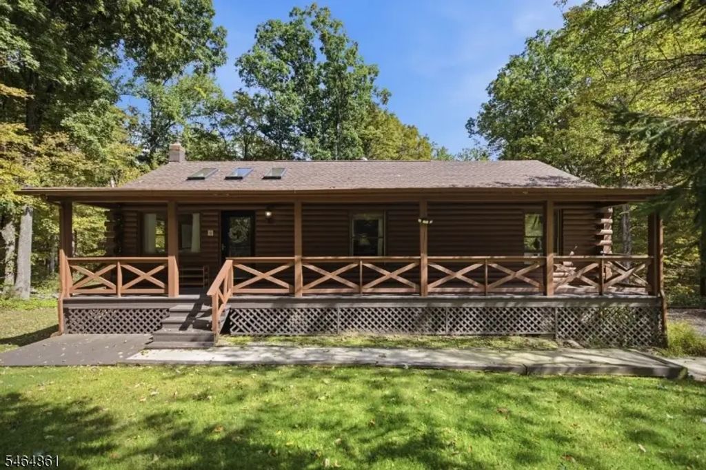 67 Seneca Lake Rd, Sparta Twp.