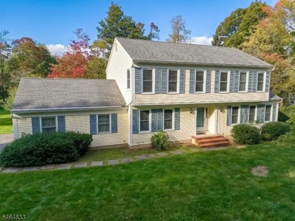 8 Kerry Pl, Mount Olive Twp.