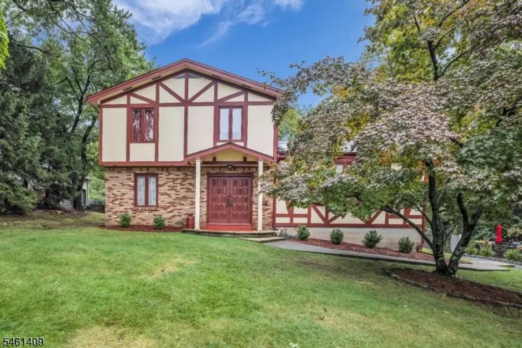 209 Cedar St, Cedar Grove Twp.