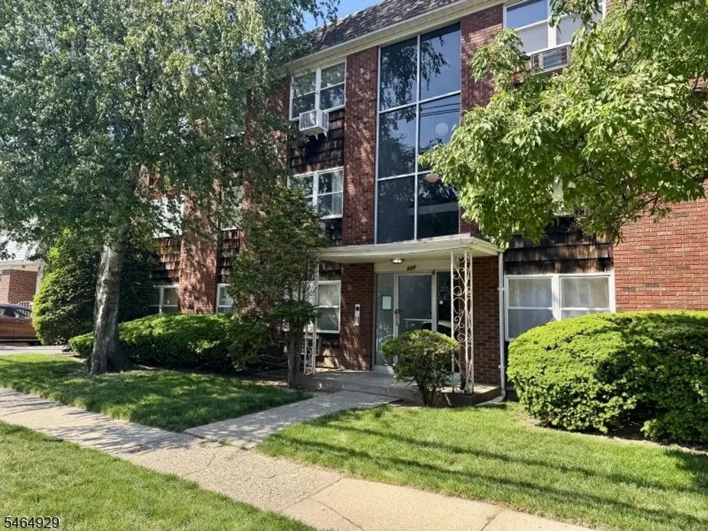 538 Joralemon St, Belleville Twp.