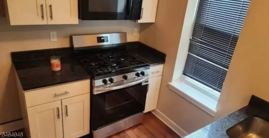 110 N Stockton St, Trenton City