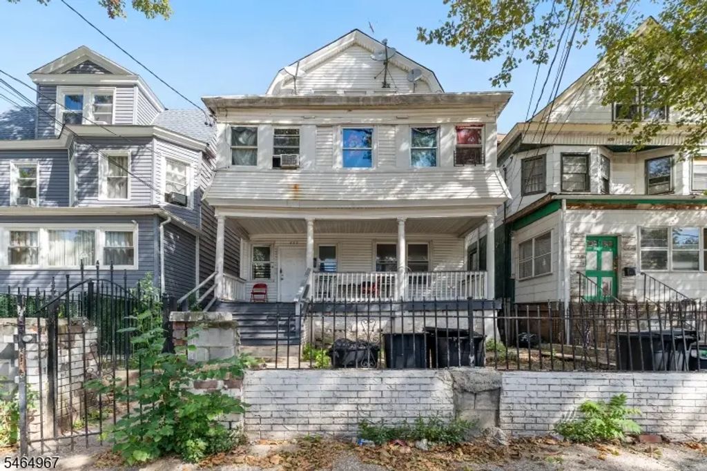 455 4th Ave, Newark City