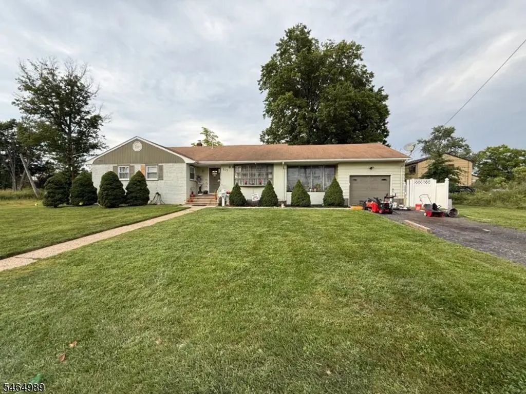 115 Crampton Ave, Woodbridge Twp.