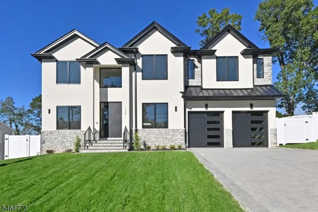 119 Arnot Pl, Paramus Boro