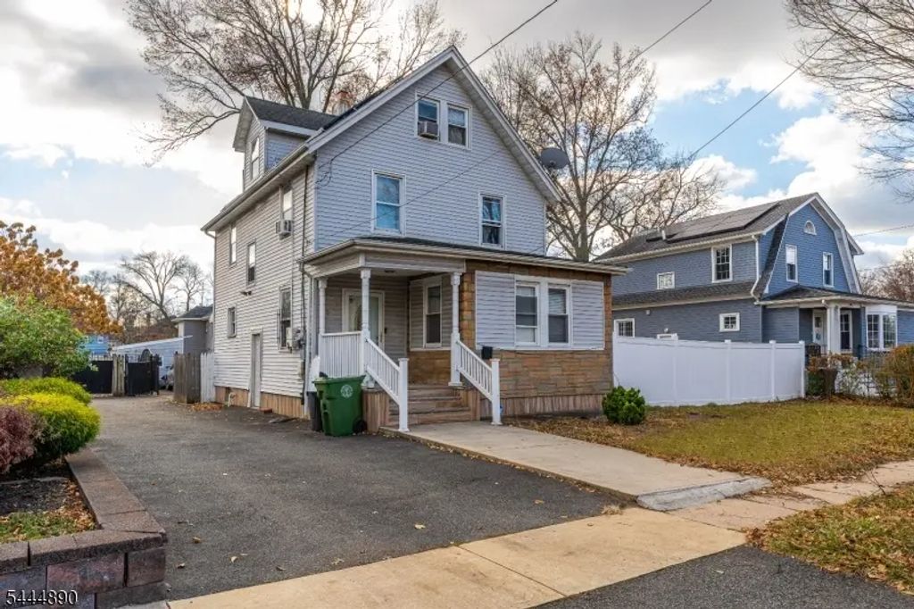 312 E 1st Ave, Roselle Boro