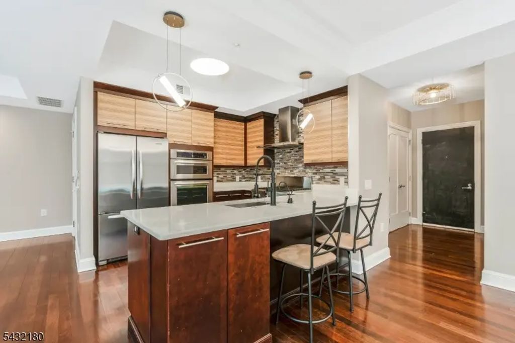 40 W. Park Place Unit 204, Morristown Town