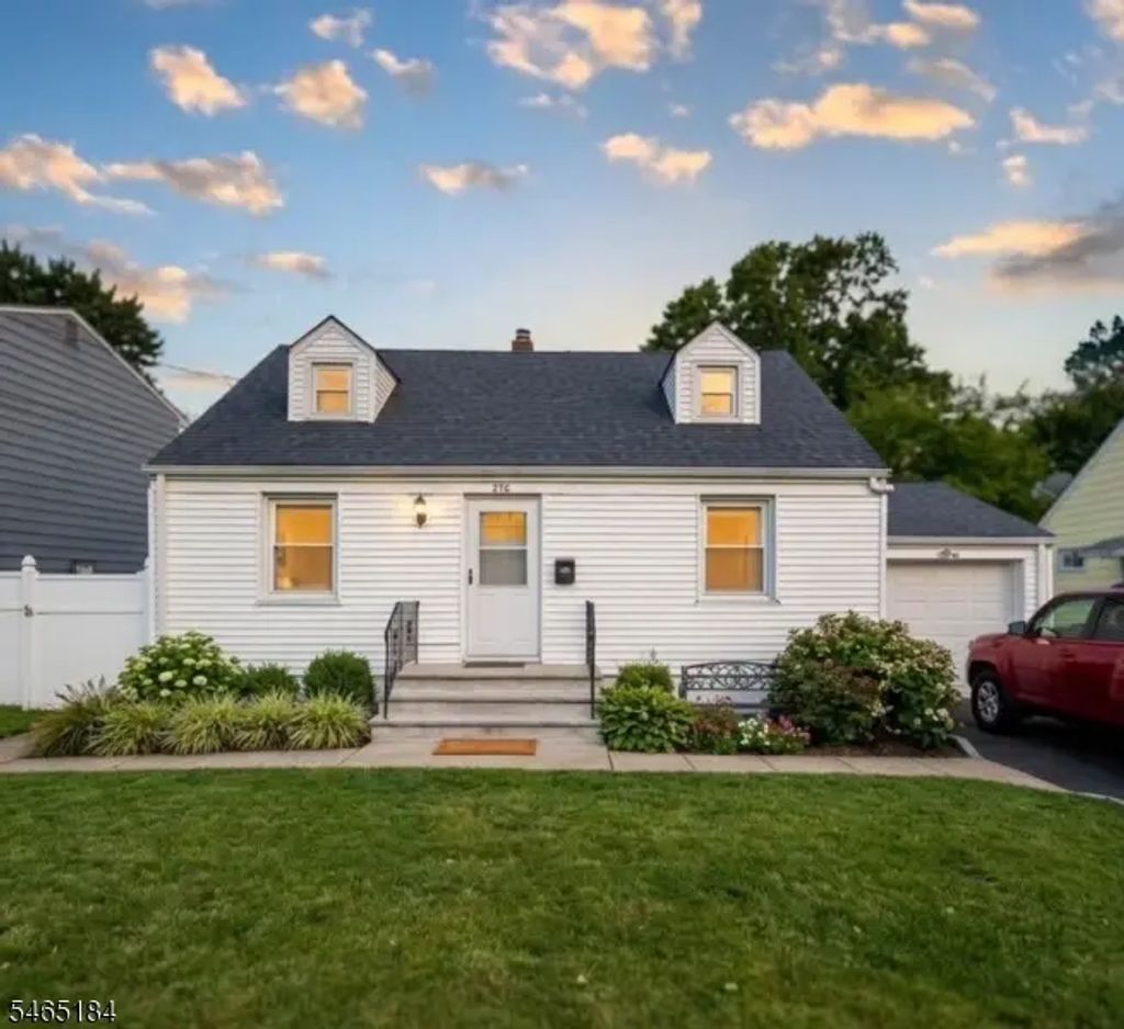 576 Uncas Ave, Roselle Boro
