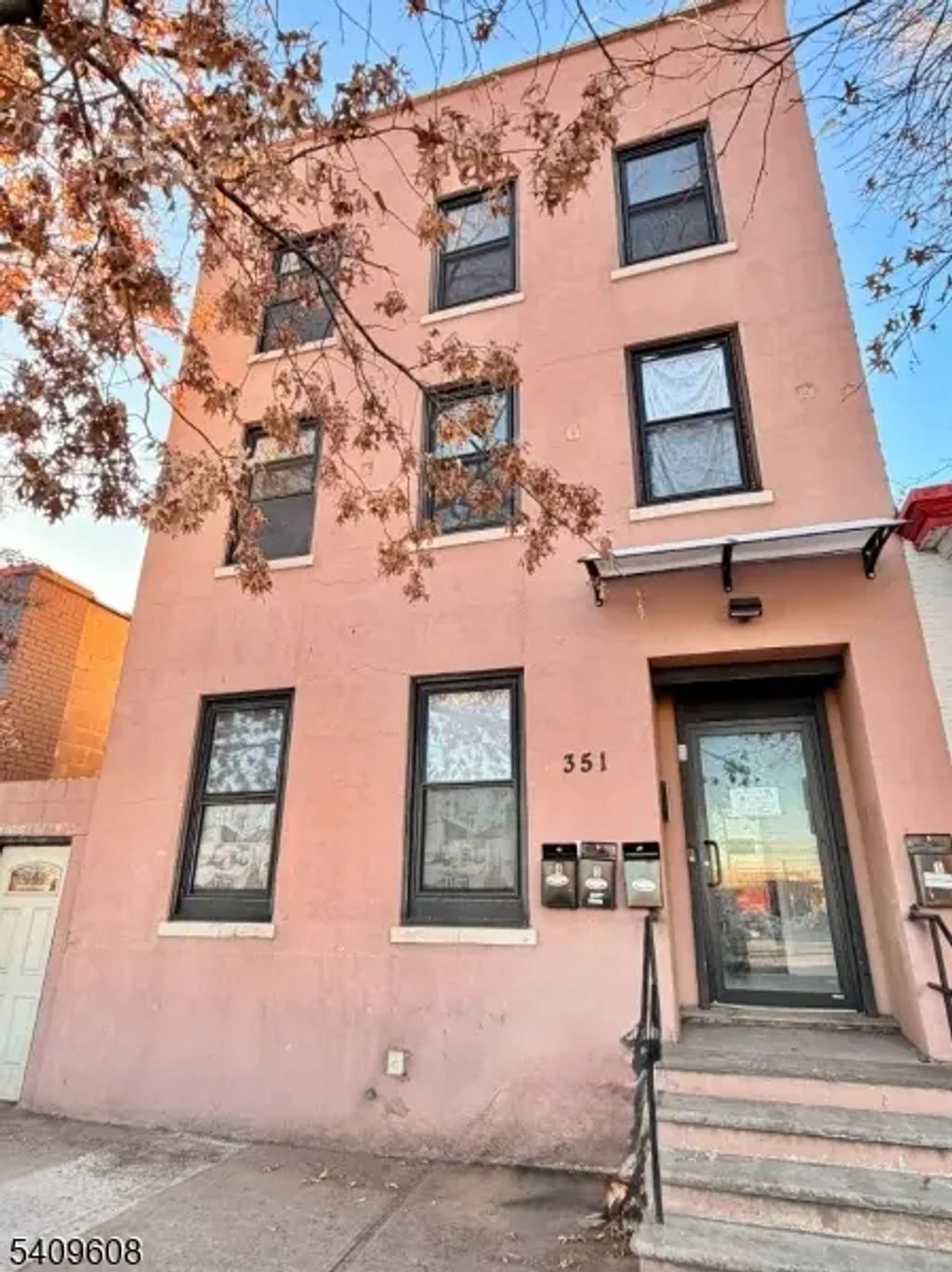 351 Mulberry St, Newark City