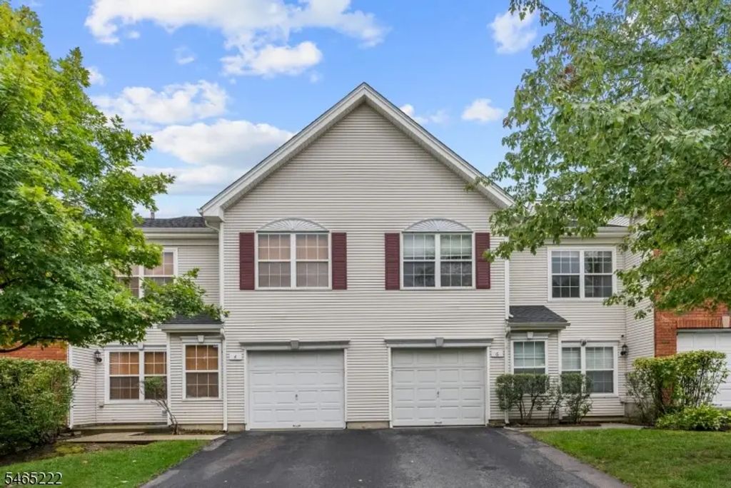 6 Windsong Cir, East Brunswick Twp.