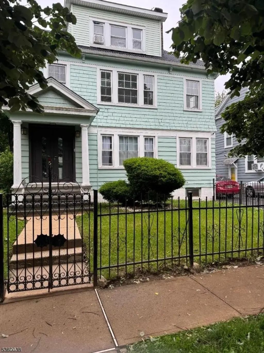 33 Grumman Ave, Apt 2., Newark City