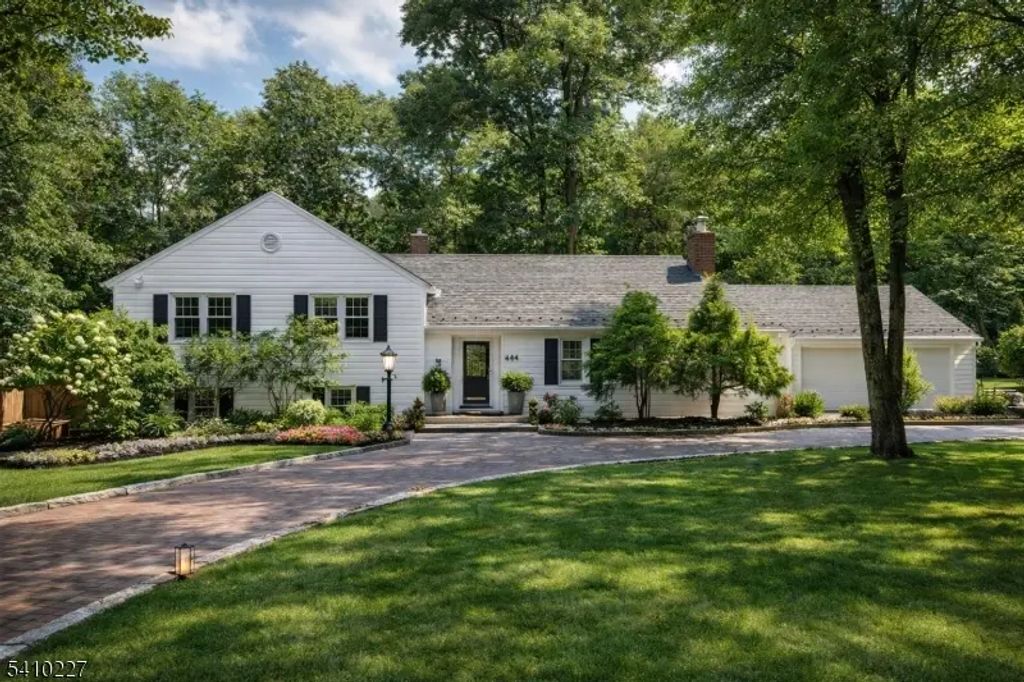 444 White Oak Ridge Rd, Millburn Twp.