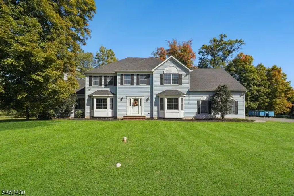 14 Eagle Dr, Raritan Twp.