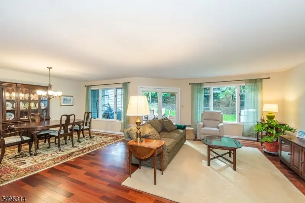 115 Ridge Dr, Montville Twp.